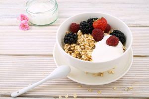 Joghurt-Fruechte-Müsli